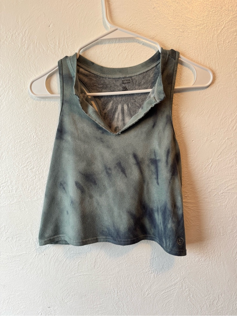 GILLY HICKS • TANK TOPS